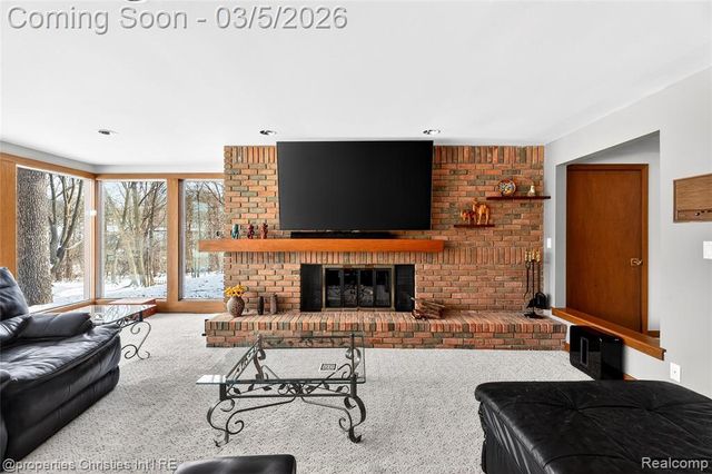 291 Barden Road, Bloomfield Hills, MI 48304