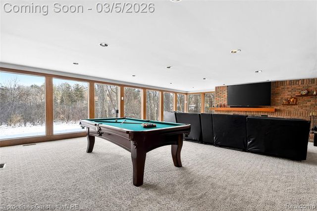 291 Barden Road, Bloomfield Hills, MI 48304