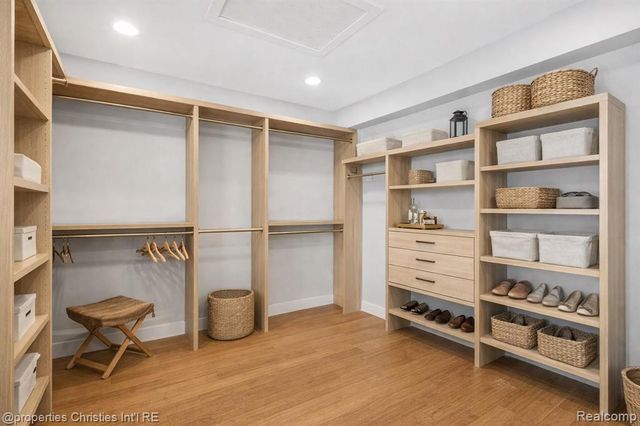 291 Barden Road, Bloomfield Hills, MI 48304