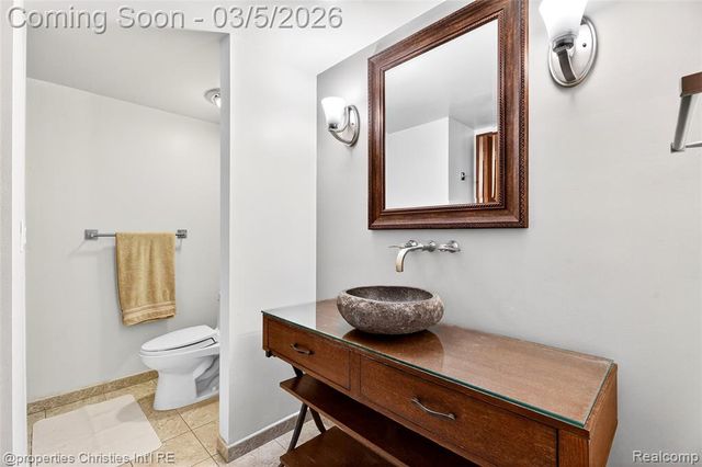 291 Barden Road, Bloomfield Hills, MI 48304