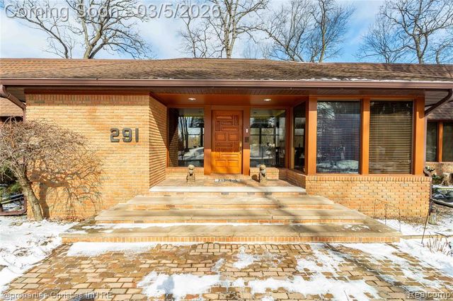291 Barden Road, Bloomfield Hills, MI 48304