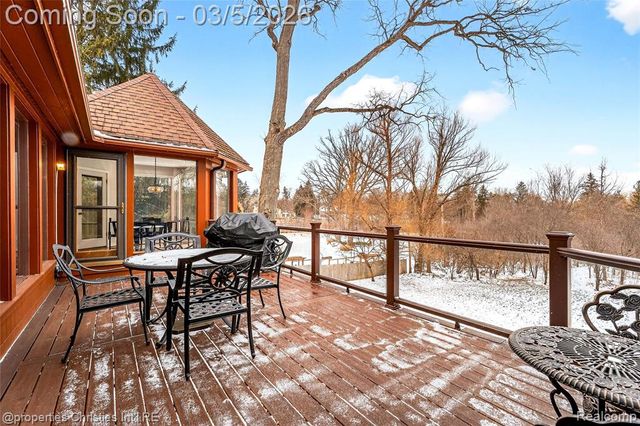 291 Barden Road, Bloomfield Hills, MI 48304