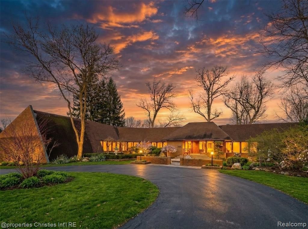 291 Barden Road, Bloomfield Hills, MI 48304