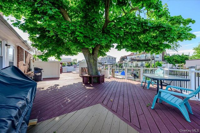 48 W 3rd Street, Freeport, NY 11520