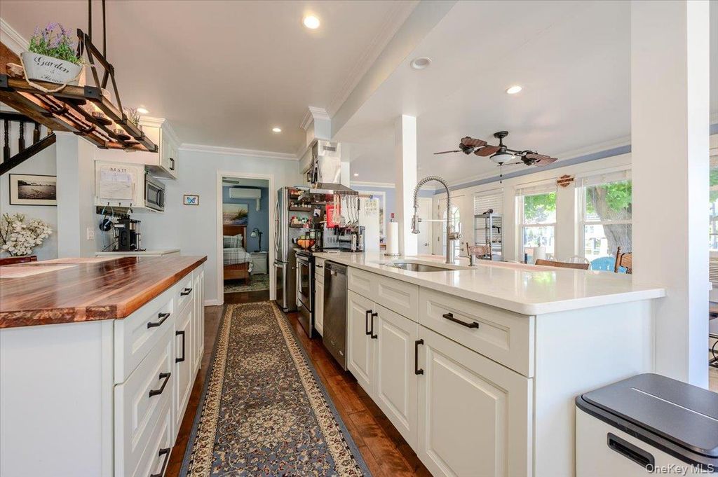 48 W 3rd Street, Freeport, NY 11520 — photo 4