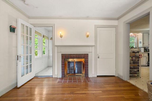 29 Laurel St., Arlington, MA 02476