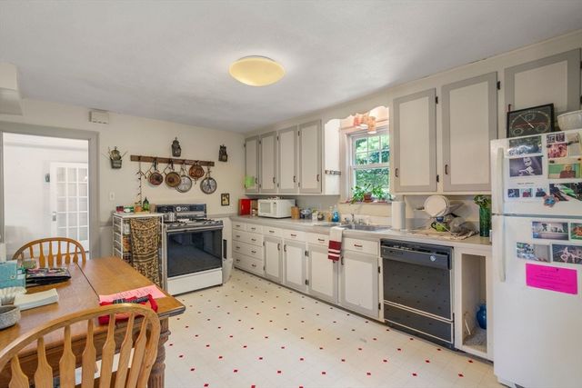 29 Laurel St., Arlington, MA 02476
