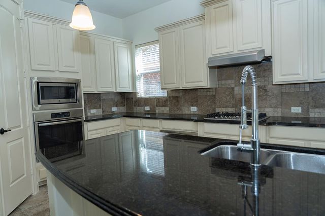 9230 Hernshead Lane, Missouri City, TX 77459