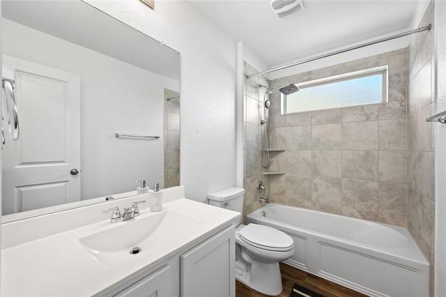 111 Pearland ST, Hutto, TX 78634