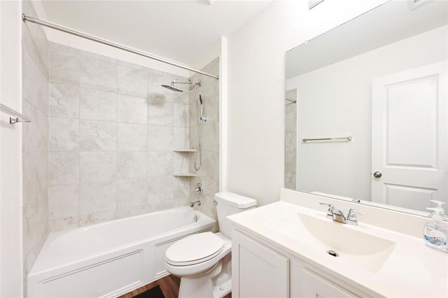 111 Pearland ST, Hutto, TX 78634