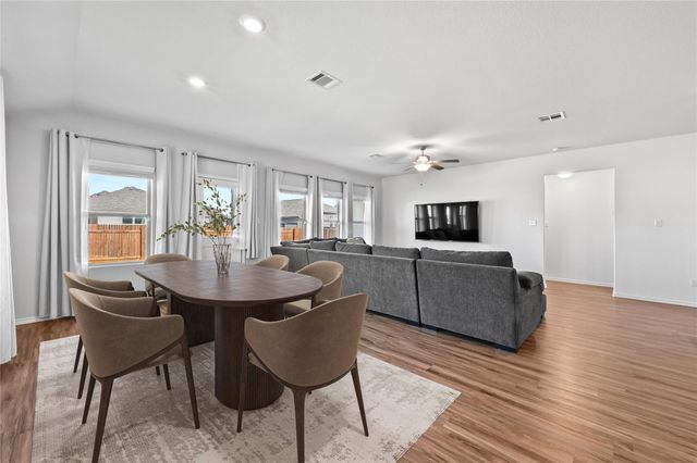 111 Pearland ST, Hutto, TX 78634