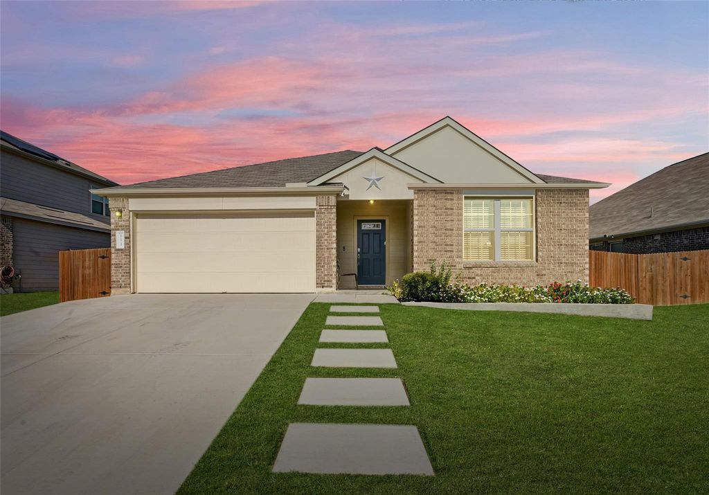 111 Pearland ST, Hutto, TX 78634