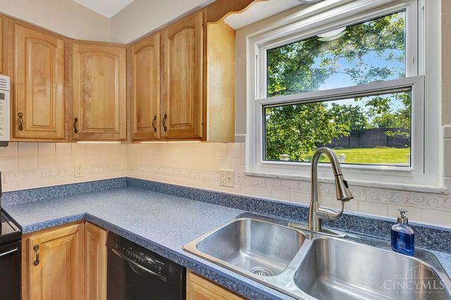 9800 Delray Drive, Montgomery, OH 45242