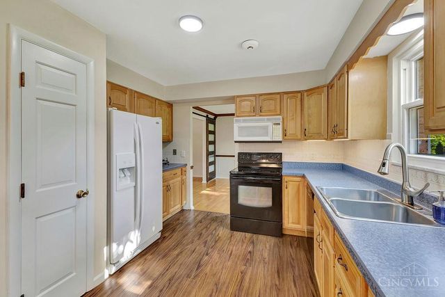 9800 Delray Drive, Montgomery, OH 45242