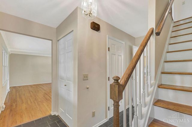 9800 Delray Drive, Montgomery, OH 45242
