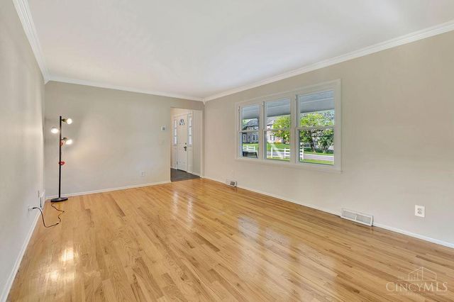 9800 Delray Drive, Montgomery, OH 45242