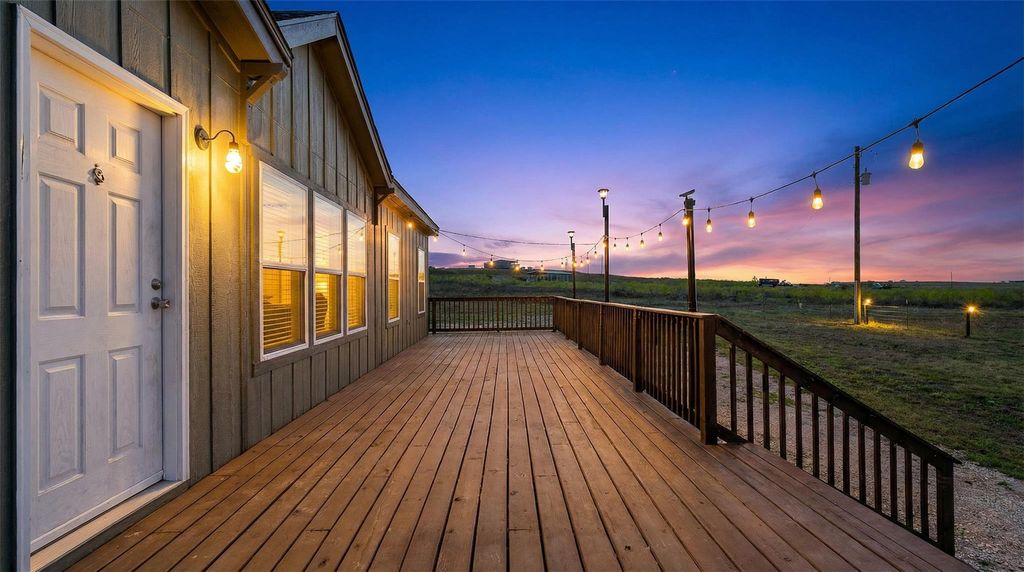 430 County Road 451, Coupland, TX 78615