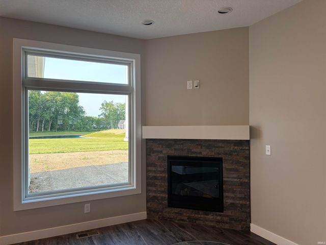 4974 CHICKADEE Drive, Woodburn, IN 46797