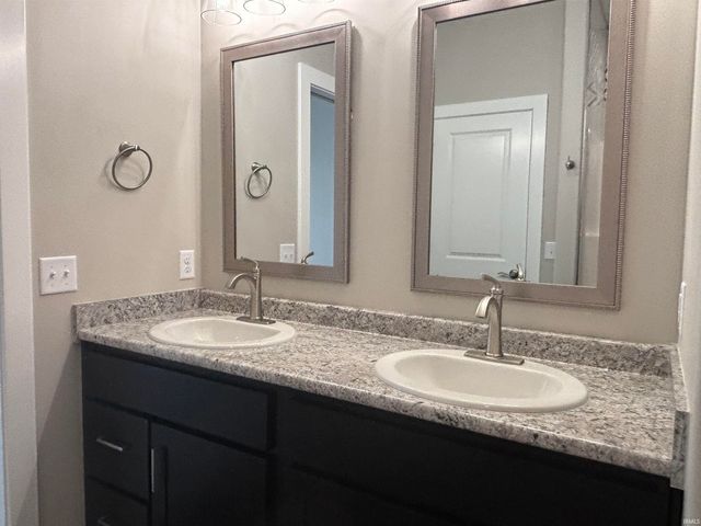 4974 CHICKADEE Drive, Woodburn, IN 46797