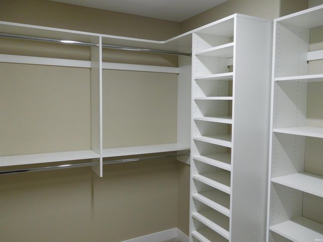 4974 CHICKADEE Drive, Woodburn, IN 46797