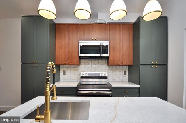2043 N ORKNEY ST, Philadelphia, PA 19122