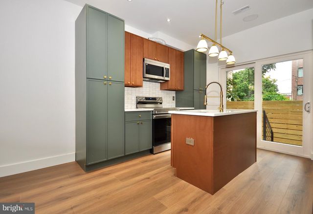2043 N ORKNEY ST, Philadelphia, PA 19122