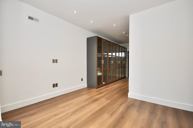2043 N ORKNEY ST, Philadelphia, PA 19122