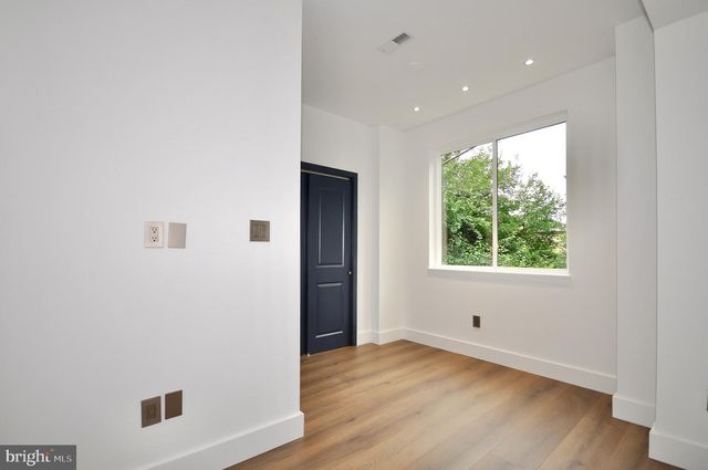 2043 N ORKNEY ST, Philadelphia, PA 19122