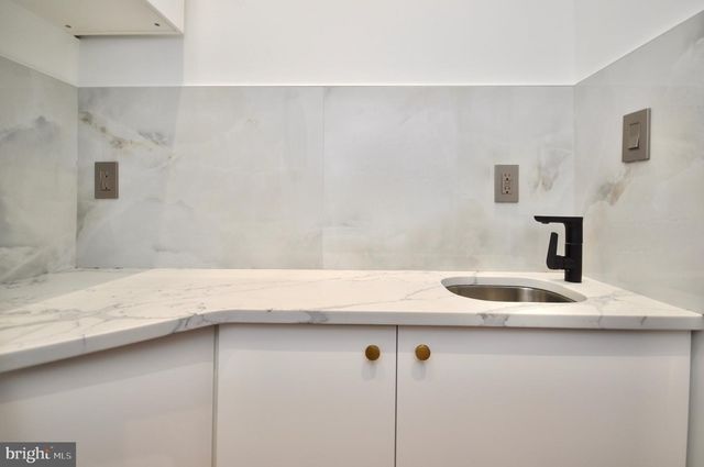 2043 N ORKNEY ST, Philadelphia, PA 19122