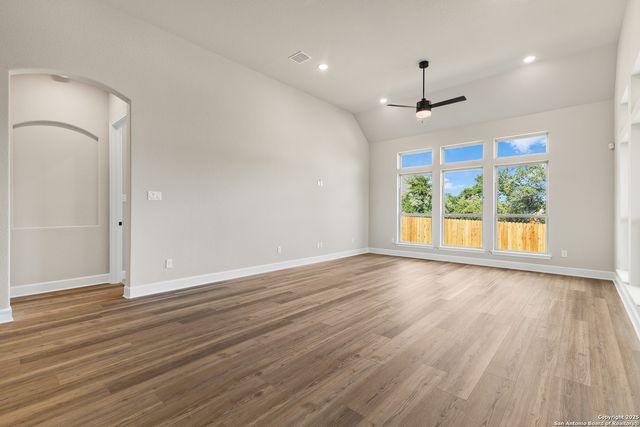 137 Gallant Fox, Castroville, TX 78009