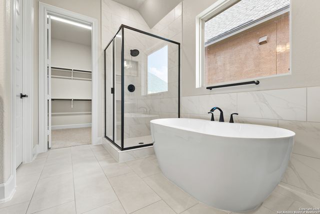 137 Gallant Fox, Castroville, TX 78009