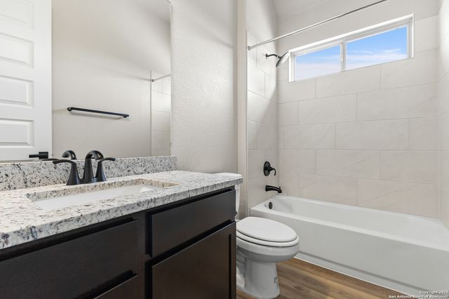 137 Gallant Fox, Castroville, TX 78009