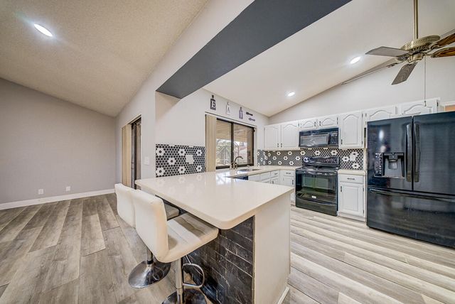 301 Knotty Wood Lane, Wellington, FL 33414