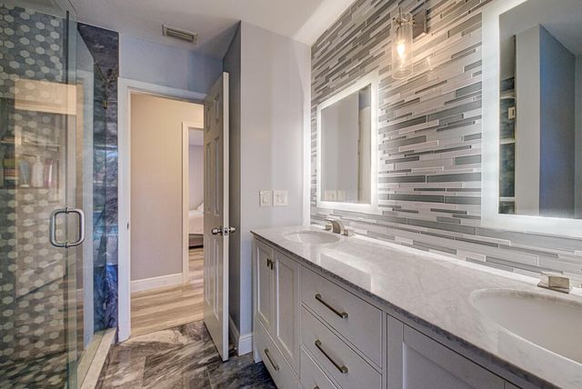 301 Knotty Wood Lane, Wellington, FL 33414