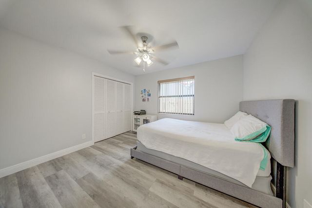 301 Knotty Wood Lane, Wellington, FL 33414