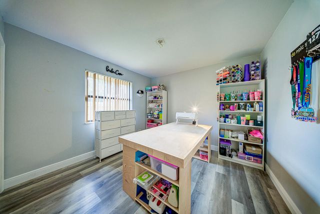 301 Knotty Wood Lane, Wellington, FL 33414