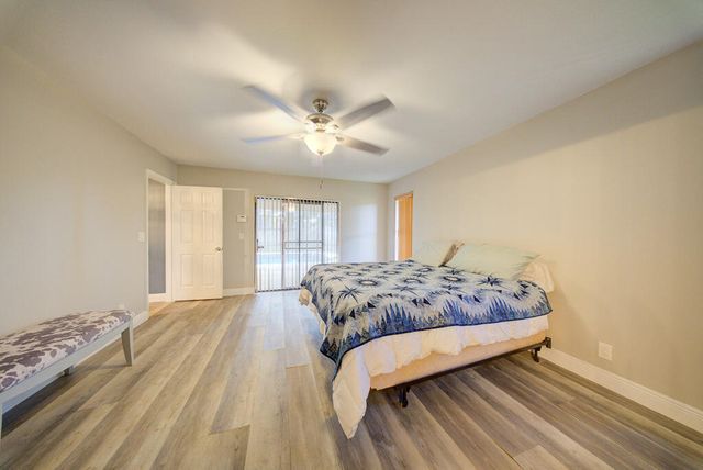 301 Knotty Wood Lane, Wellington, FL 33414