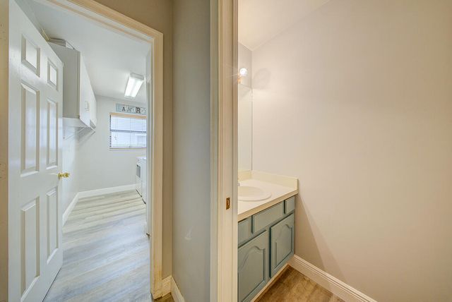 301 Knotty Wood Lane, Wellington, FL 33414