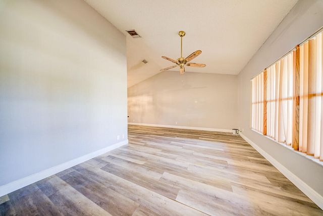 301 Knotty Wood Lane, Wellington, FL 33414