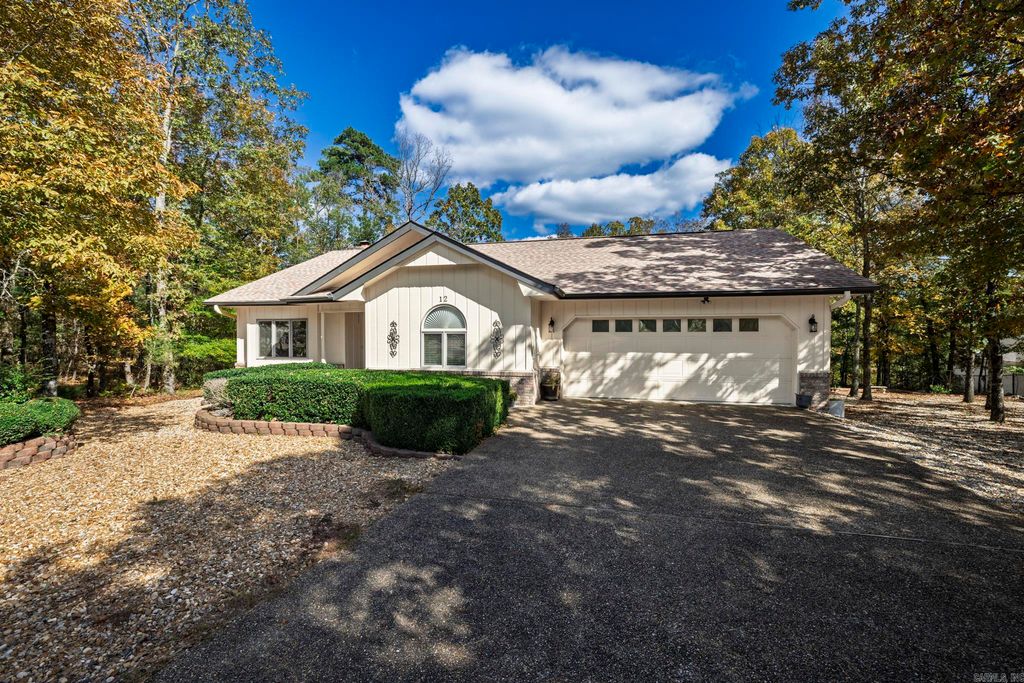 12 Huesca Lane, Hot Springs Village, AR 71909