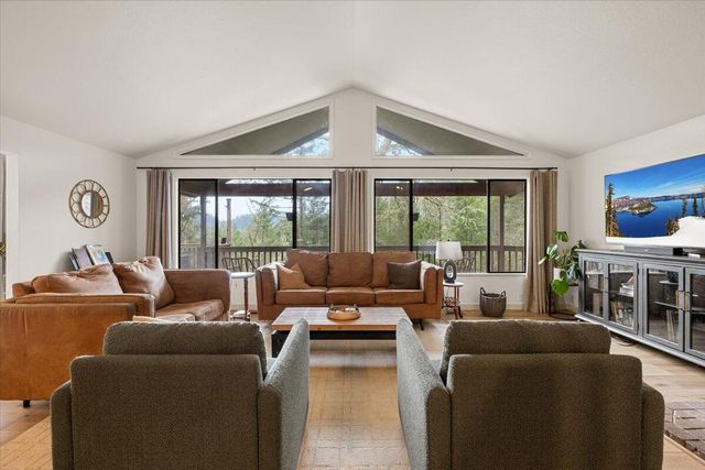 350 Splendor Drive, Wilderville, OR 97543