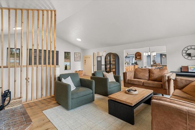 350 Splendor Drive, Wilderville, OR 97543