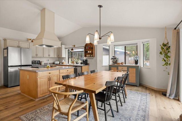 350 Splendor Drive, Wilderville, OR 97543