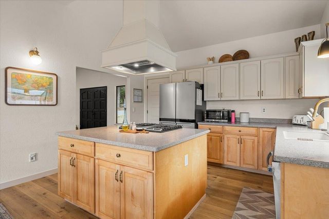 350 Splendor Drive, Wilderville, OR 97543