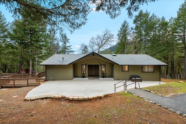 350 Splendor Drive, Wilderville, OR 97543
