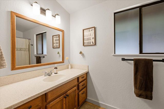 350 Splendor Drive, Wilderville, OR 97543