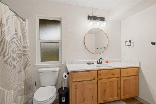 350 Splendor Drive, Wilderville, OR 97543