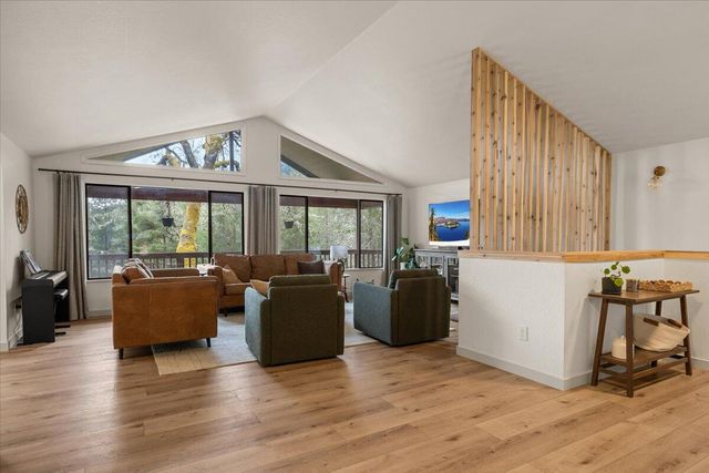 350 Splendor Drive, Wilderville, OR 97543