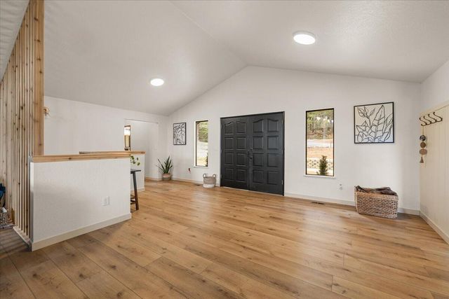 350 Splendor Drive, Wilderville, OR 97543