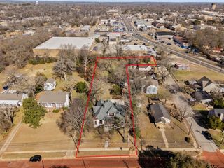 911 W Houston, Tyler, TX 75702